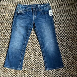 NWT NEW Miss Me Capri Jeans Size 31